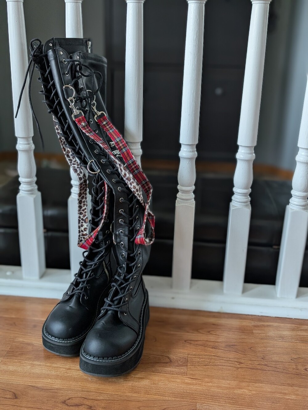 DEMONIA EMILY 377 PLATFORM BOOTS (Thin Calves)